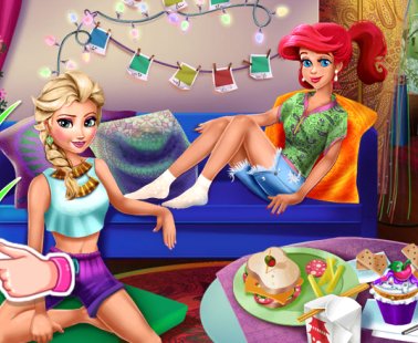 Noche de cine de Elsa y Ariel