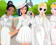 Tiana, Jasmine, Elsa és Cinderella fehér éjszaka