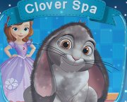 Sofia s'occupe du lapin Clover